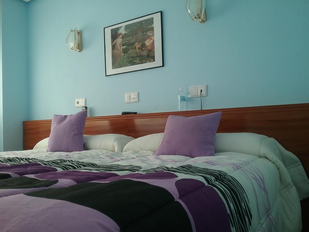 Hostal Campus Burgo Exterior foto